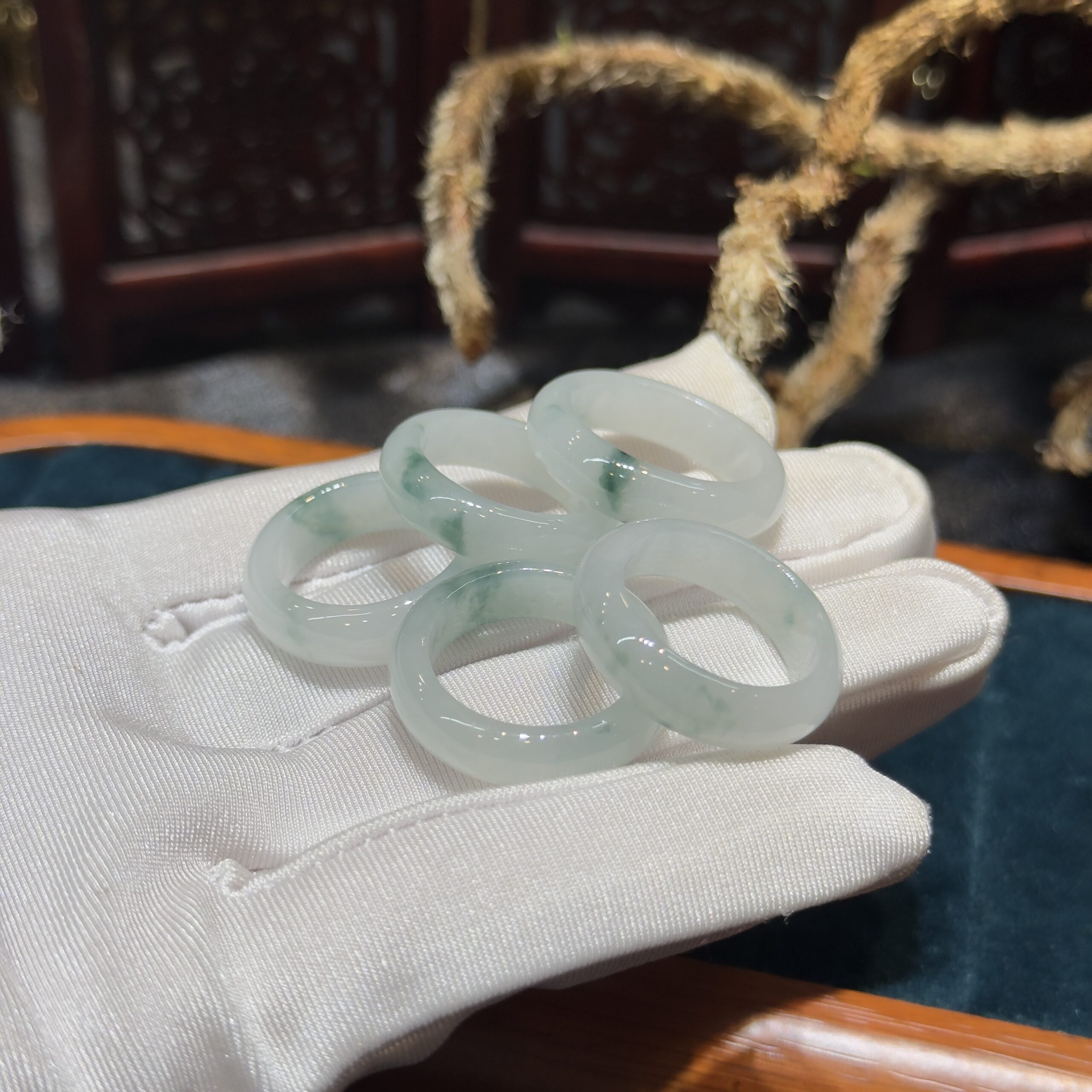 Nhẫn ngọc phỉ thúy hoa bay Nhẫn ngọc phỉ thúy hoa bay - Ảnh 5