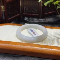 Vòng bản liền ngọc cẩm thạch Miến Điện - Ảnh 2