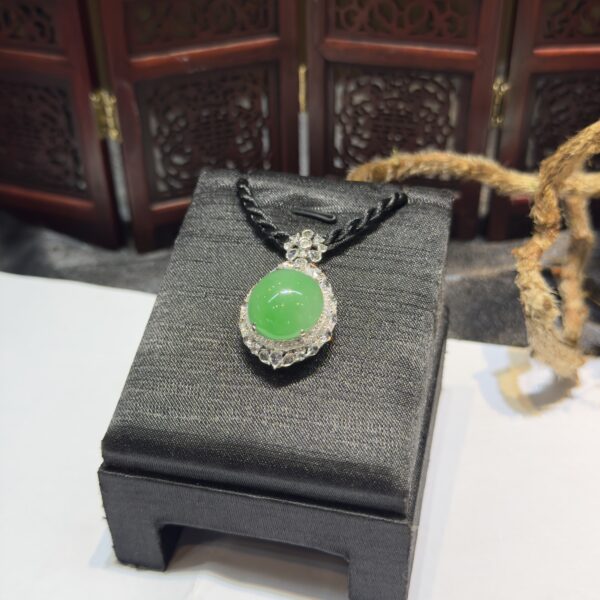 Mặt dây chuyền ngọc phỉ thuý Myanmar