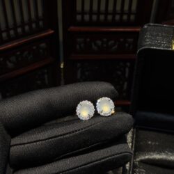 Khuyên tai ngọc phỉ thuý Myanmar