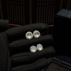 Khuyên tai ngọc phỉ thuý Myanmar