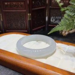 Vòng bản liền ngọc phỉ thuý băng chủng Myanmar - Ảnh 2