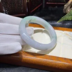 Vòng bản liền ngọc Cẩm thạch điểm xanh lý táo - Ảnh 5