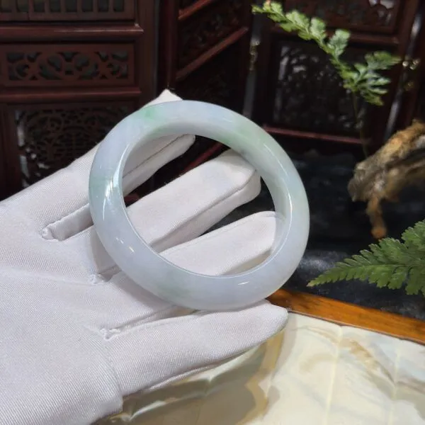 Vòng bản liền ngọc Cẩm thạch điểm xanh lý táo