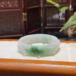 Vòng bản liền ngọc Cẩm thạch chạm hoa mẫu đơn - Ảnh 3