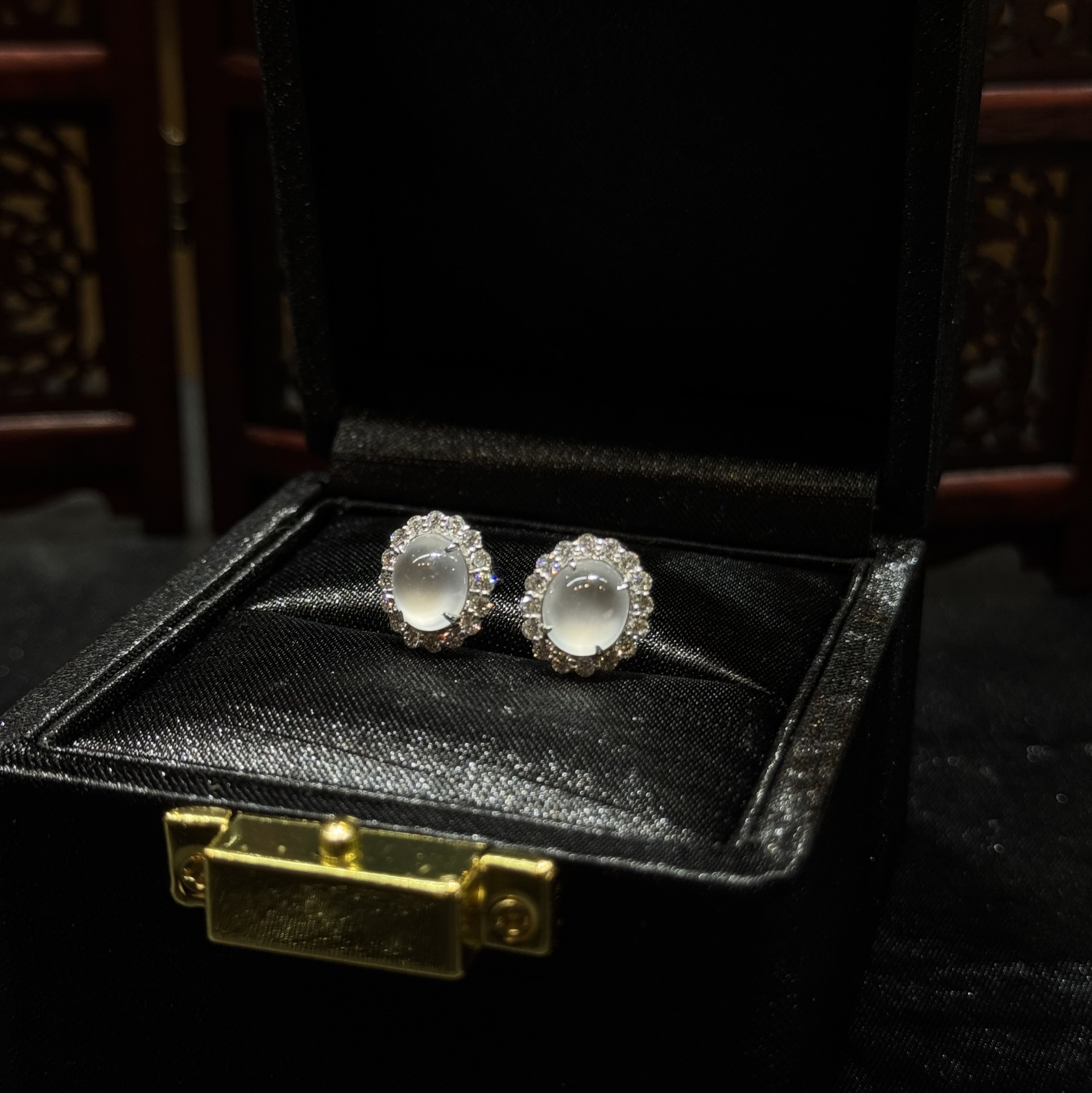 Khuyên tai ngọc phỉ thuý thuỷ tinh chủng Khuyên tai ngọc phỉ thuý thuỷ tinh chủng - Ảnh 5