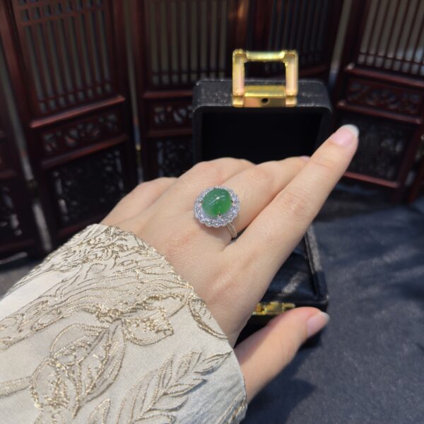 Nhẫn ngọc phỉ thúy xanh lục