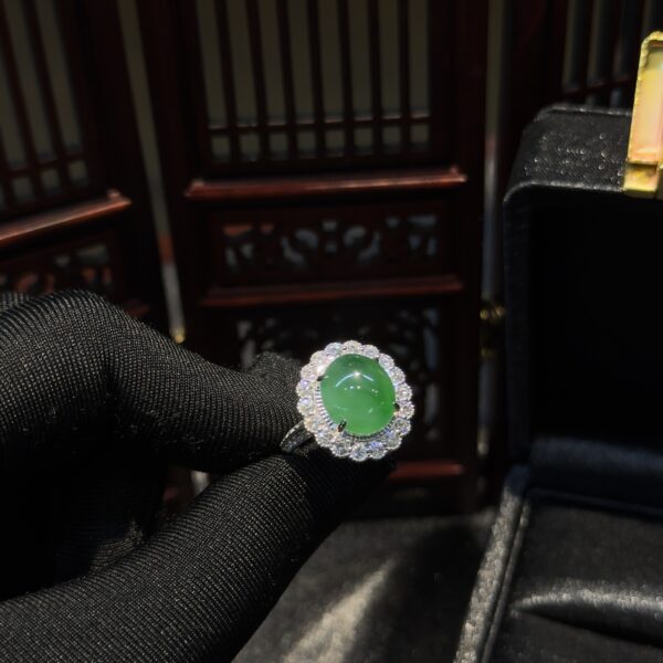 Nhẫn ngọc phỉ thúy xanh lục