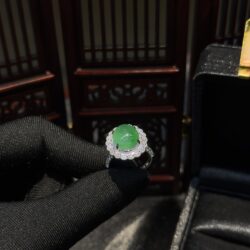 Nhẫn ngọc phỉ thúy xanh lục