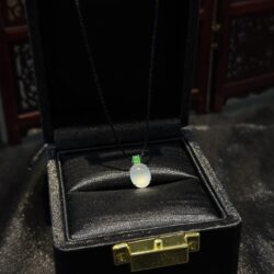 Mặt dây ngọc phỉ thuý cao băng