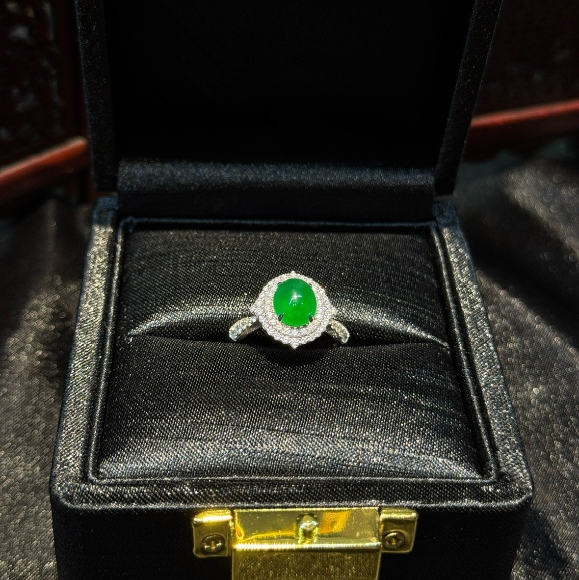 Nhẫn ngọc phỉ thuý xanh lục đế vương Nhẫn ngọc phỉ thuý xanh lục đế vương - Ảnh 6