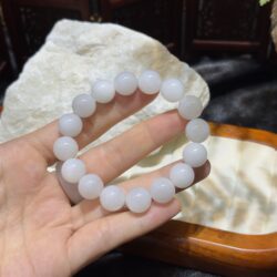Vòng chuỗi ngọc bích Hoà Điền 12 ly - Hình ảnh 4