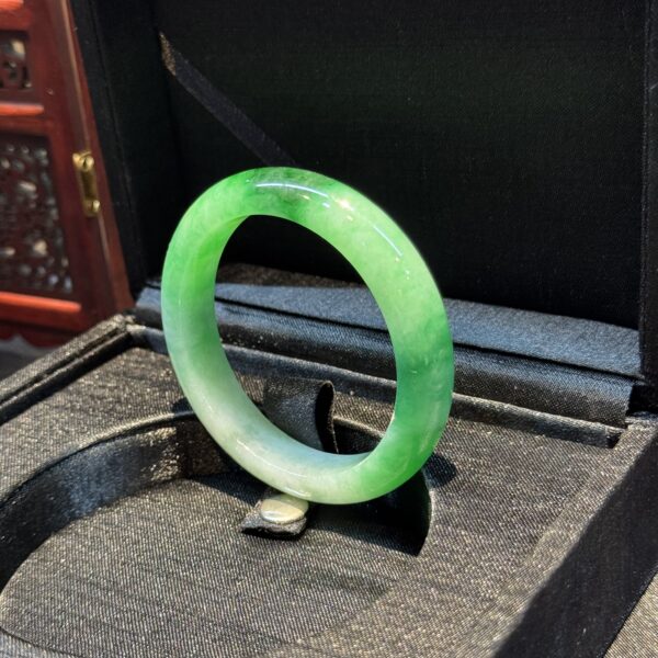 Vòng bản liền ngọc phỉ thuý xanh cay Myanmar