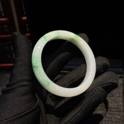 Vòng bản liền ngọc phỉ thuý phiêu lục