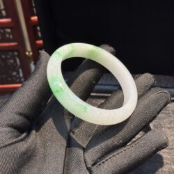 Vòng bản liền ngọc phỉ thuý phiêu lục