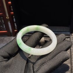 Vòng bản liền ngọc phỉ thuý phiêu lục