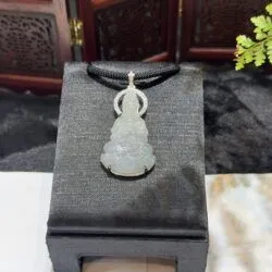 Quán thế âm bồ tát ngọc phỉ thuý băng gà đen