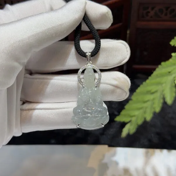 Quán thế âm bồ tát ngọc phỉ thuý băng gà đen