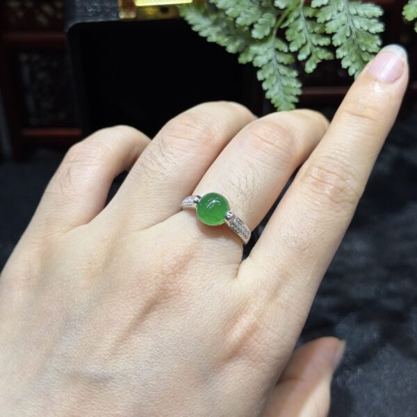 Nhẫn ngọc phỉ thúy xanh lục