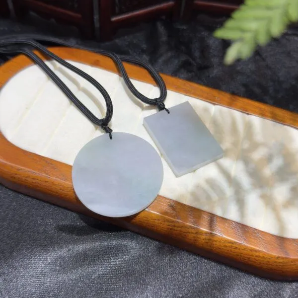 Mặt dây vô sự bài ngọc phỉ thúy Myanmar