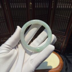 Vòng bản liền ngọc phỉ thuý phiêu lục