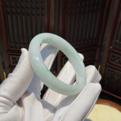 Vòng bản liền ngọc phỉ thuý phiêu lục