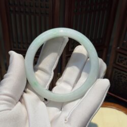 Vòng bản liền ngọc phỉ thuý phiêu lục