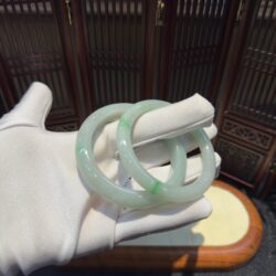 Vòng bản liền ngọc phỉ thuý phiêu lục