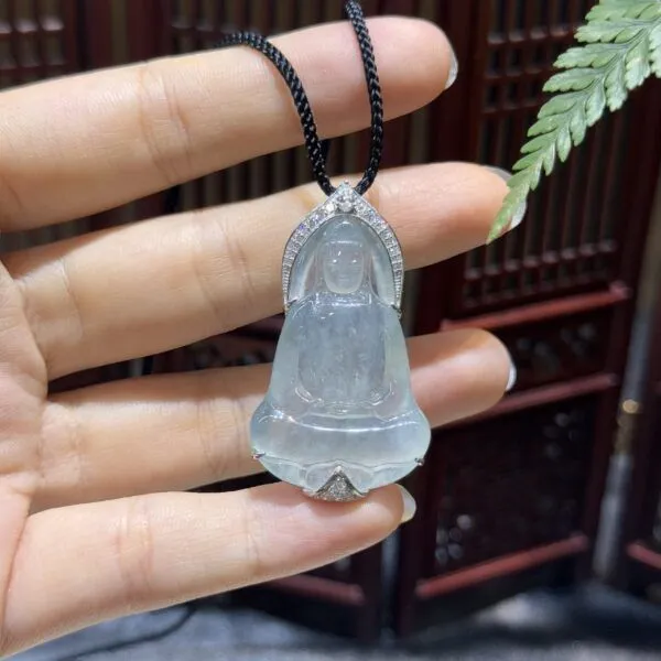 Mặt dây Quán thế âm bồ tát ngọc phỉ thuý cao băng Myanmar
