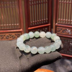 Vòng chuỗi ngọc phỉ thuý hoa bay