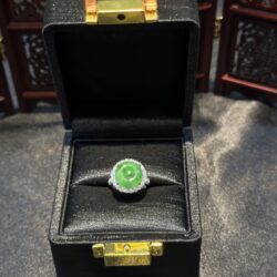 Nhẫn ngọc phỉ thuý băng dương lục Nhẫn ngọc phỉ thuý băng dương lục