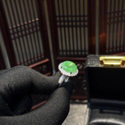 Nhẫn ngọc phỉ thuý băng dương lục Nhẫn ngọc phỉ thuý băng dương lục