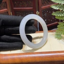 Vòng bản liền ngọc phỉ thúy Myanmar Vòng bản liền ngọc phỉ thúy Myanmar