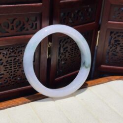 Vòng bản liền ngọc phỉ thuý mùa xuân