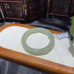 Vòng bản liền ngọc bích Nga - Hình ảnh 3