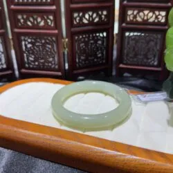 Vòng bản liền ngọc bích Nga