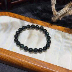 Vòng chuỗi ngọc phỉ thuý mực dục 8 ly - Hình ảnh 3