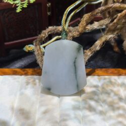 Mặt dây vô sự bài ngọc cẩm thạch hoa bay