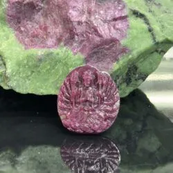 Thiên thủ thiên nhãn đá Ruby Nam Phi, chạm khắc thủ công
