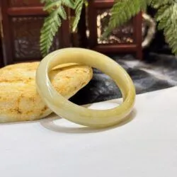 Vòng tay bản liền ngọc hoàng phỉ Myanmar - Hình ảnh 4