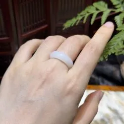 Nhẫn bạch ngọc Hoà Điền mỡ cừu