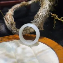 Nhẫn bạch ngọc Hoà Điền mỡ cừu - Ảnh 4
