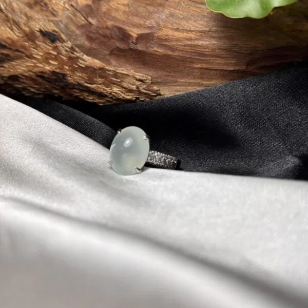 Nhẫn nữ Oval ngọc phỉ thuý băng chủng Myanmar
