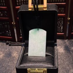 Mặt dây vô sự bài ngọc phỉ thuý