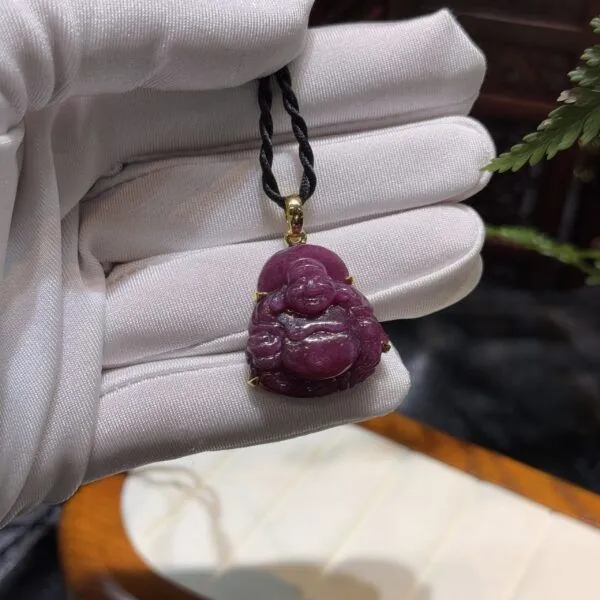 Mặt dây phật Di Lặc đá Ruby Nam Phi (nhỏ)