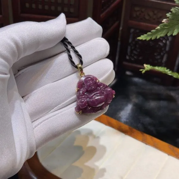 Mặt dây phật Di Lặc đá Ruby Nam Phi