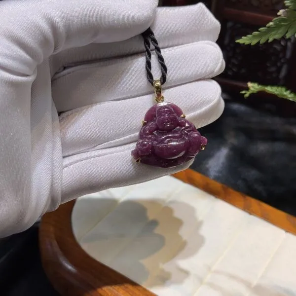Mặt dây phật Di Lặc đá Ruby Nam Phi
