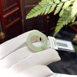 Nhẫn ngọc Cẩm thạch điểm xanh lý táo Miến Điện (Myanmar) - Ảnh 2