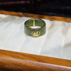 Nhẫn vuông chữ Phúc ngọc bích, vàng 18k