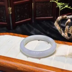 Vòng bản liền ngọc cẩm thạch phớt xanh tím